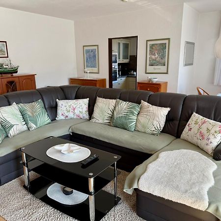 Lichtdurchflutete Grosse Wohnung 슈벰 외부 사진