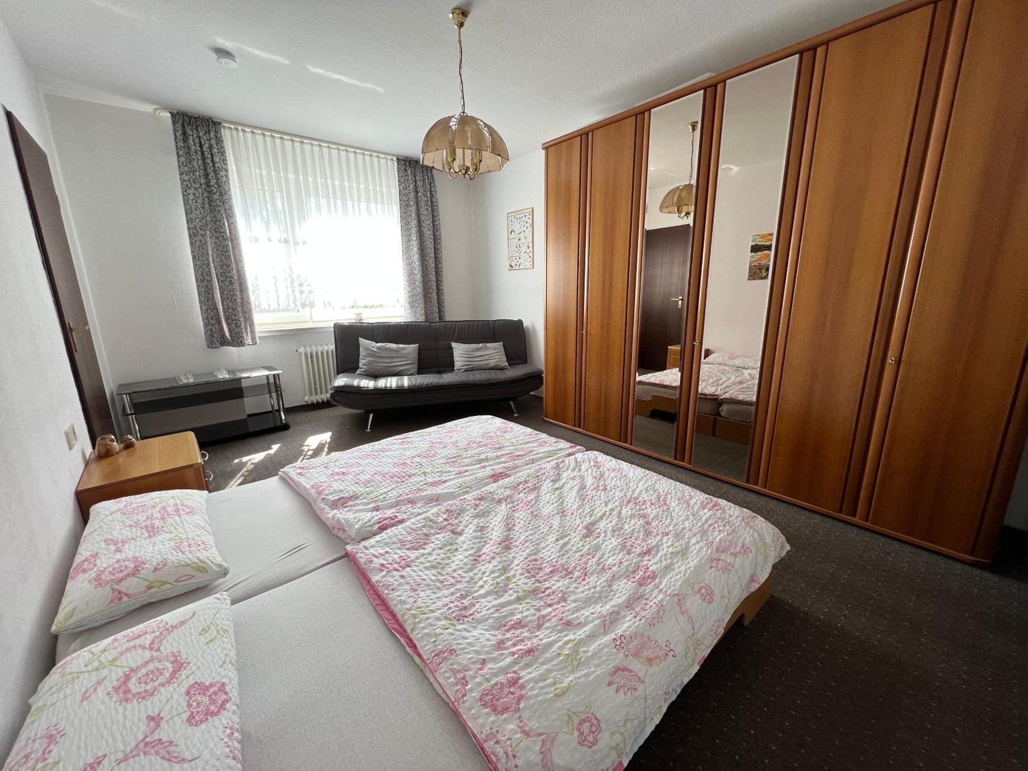 Lichtdurchflutete Grosse Wohnung 슈벰 외부 사진