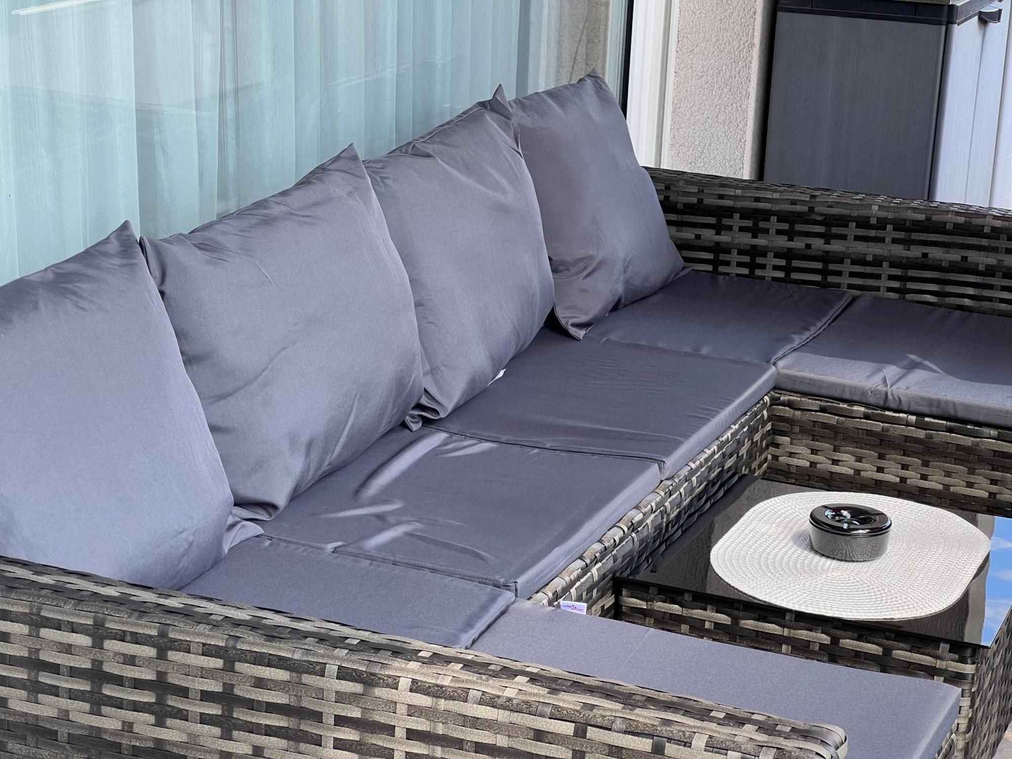 Lichtdurchflutete Grosse Wohnung 슈벰 외부 사진